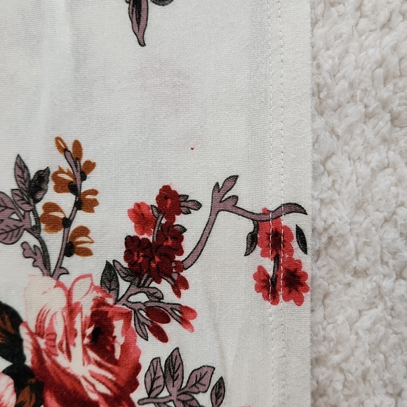 Floral and Striped tshirt, Size 12. So pretty 😍 - Picture 3 of 9